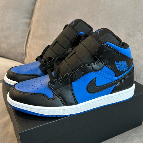 Air Jordan 1 Mid